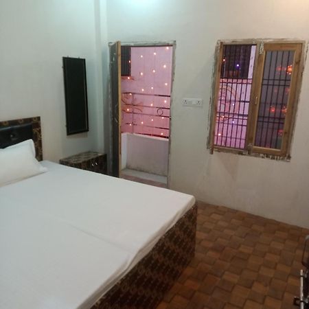 Shivaay Home Stay Varanasi Ngoại thất bức ảnh
