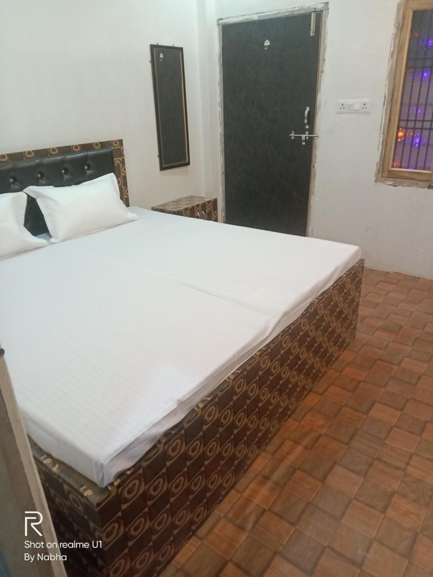 Shivaay Home Stay Varanasi Ngoại thất bức ảnh