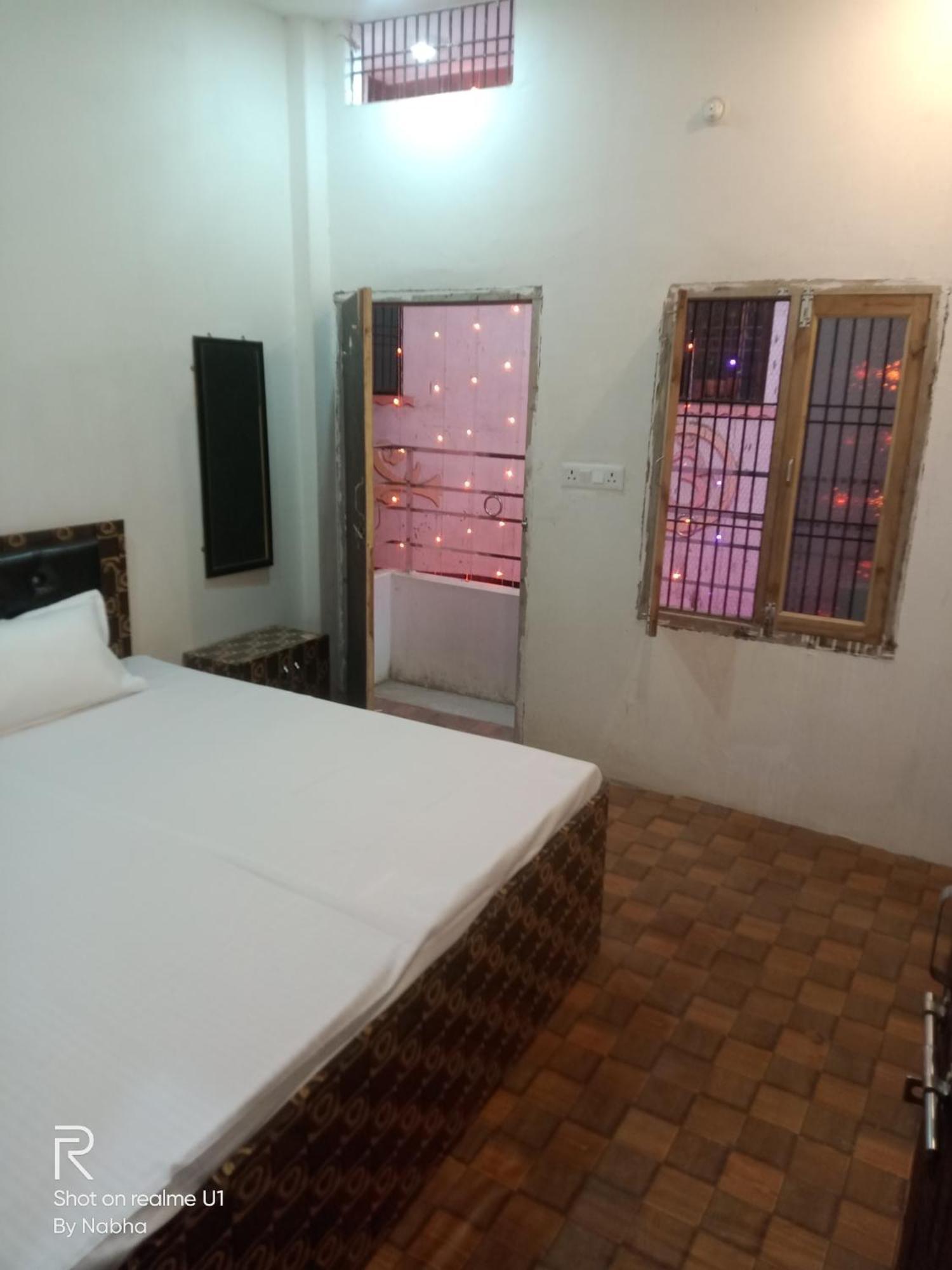 Shivaay Home Stay Varanasi Ngoại thất bức ảnh