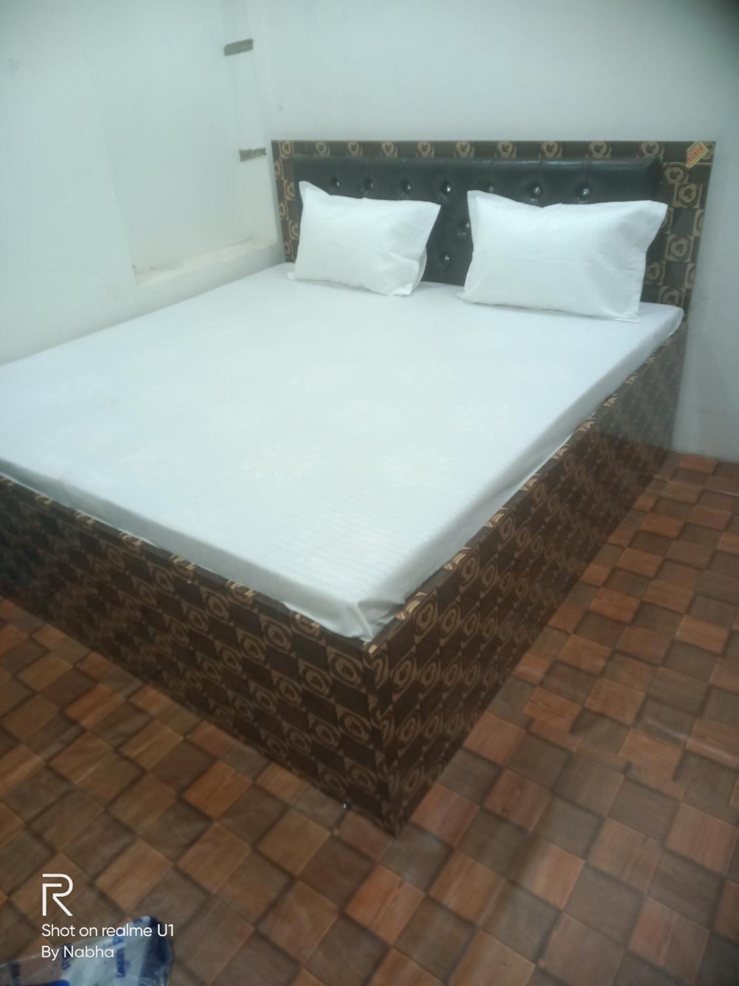 Shivaay Home Stay Varanasi Ngoại thất bức ảnh