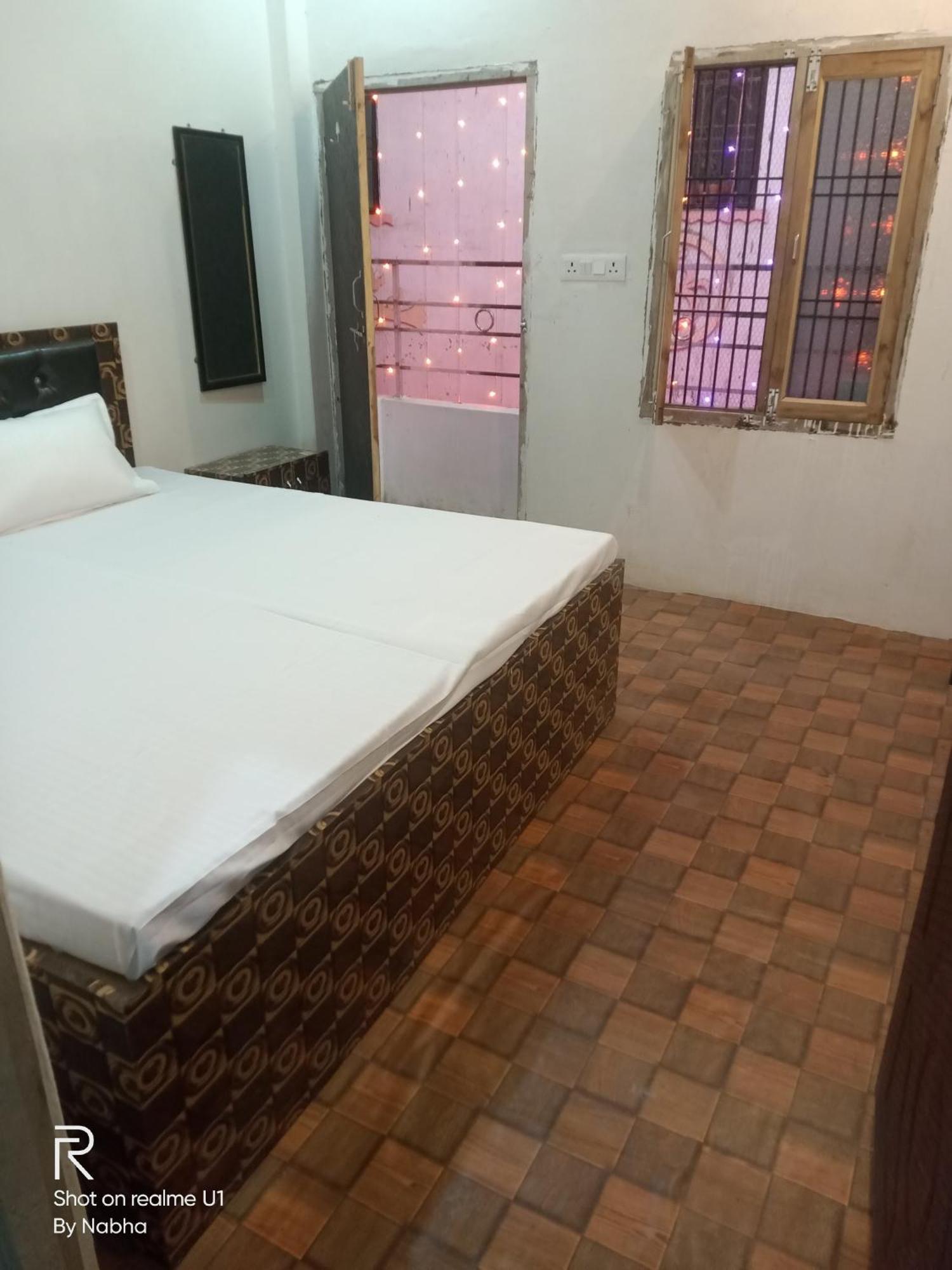 Shivaay Home Stay Varanasi Ngoại thất bức ảnh